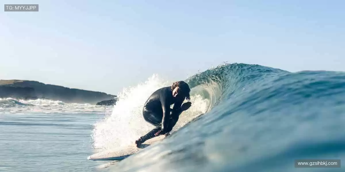 🎥专业解说，带你看透赛场背后的战术密码！🎙️